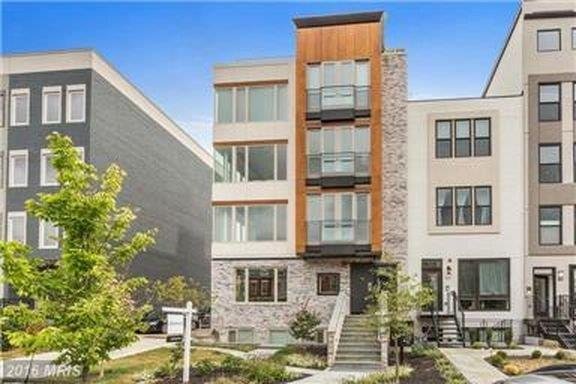 Washington Condo: 915 12th Street NE