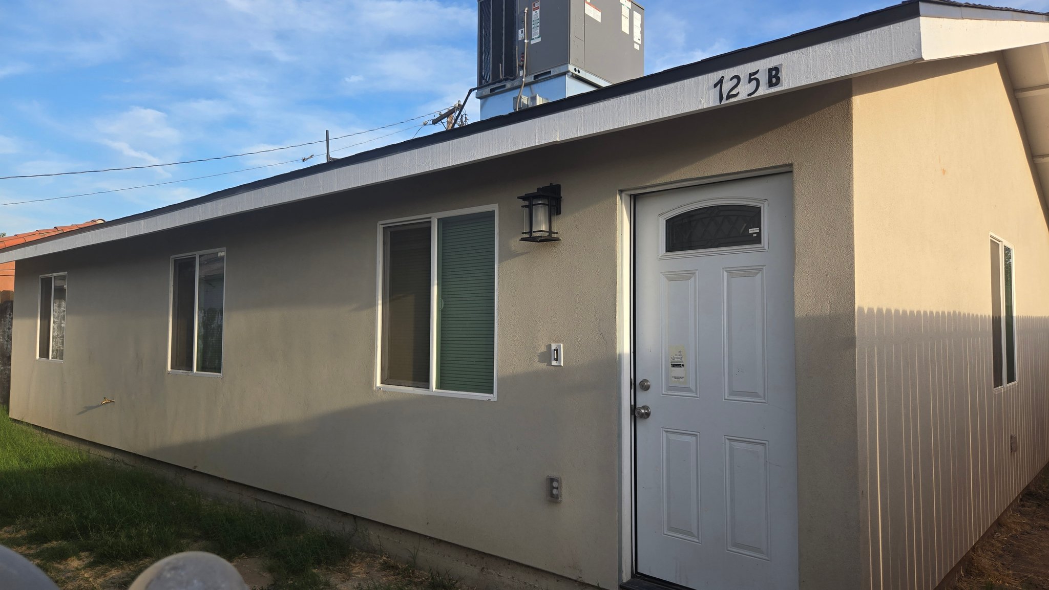 Bakersfield House: 725 31st St.