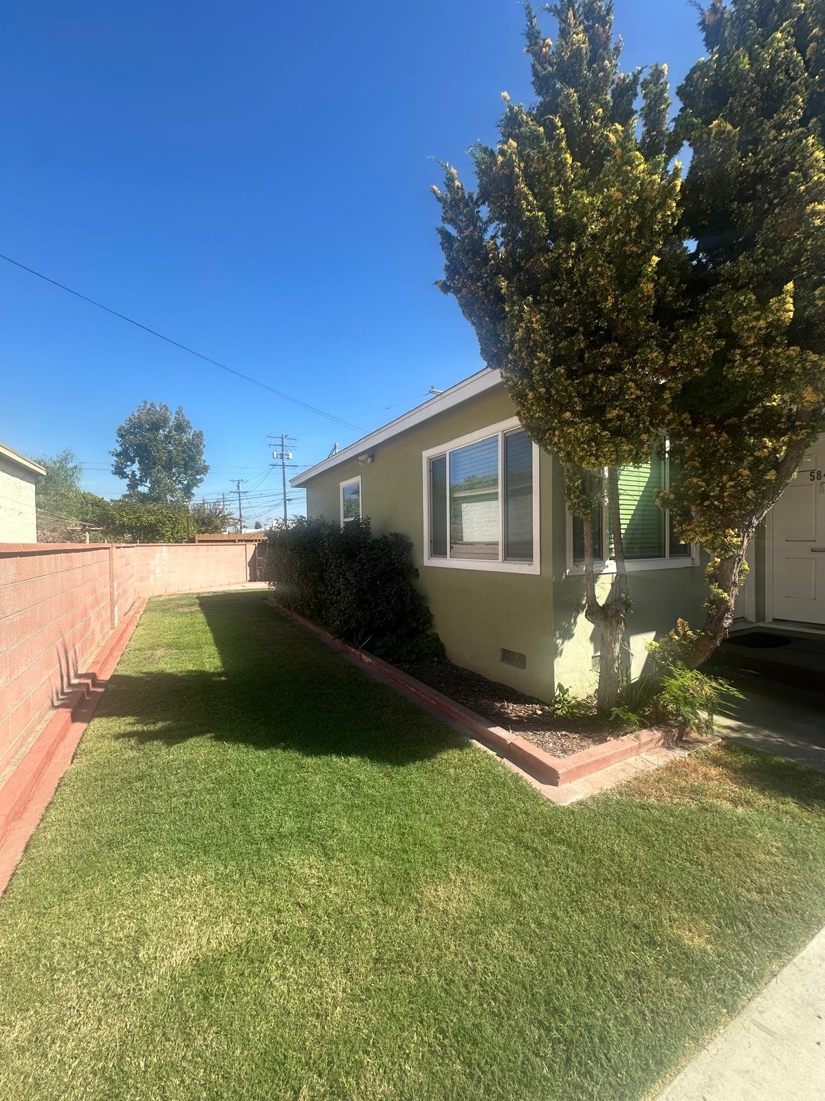 Lakewood Apartment: 5842 Autry Ave