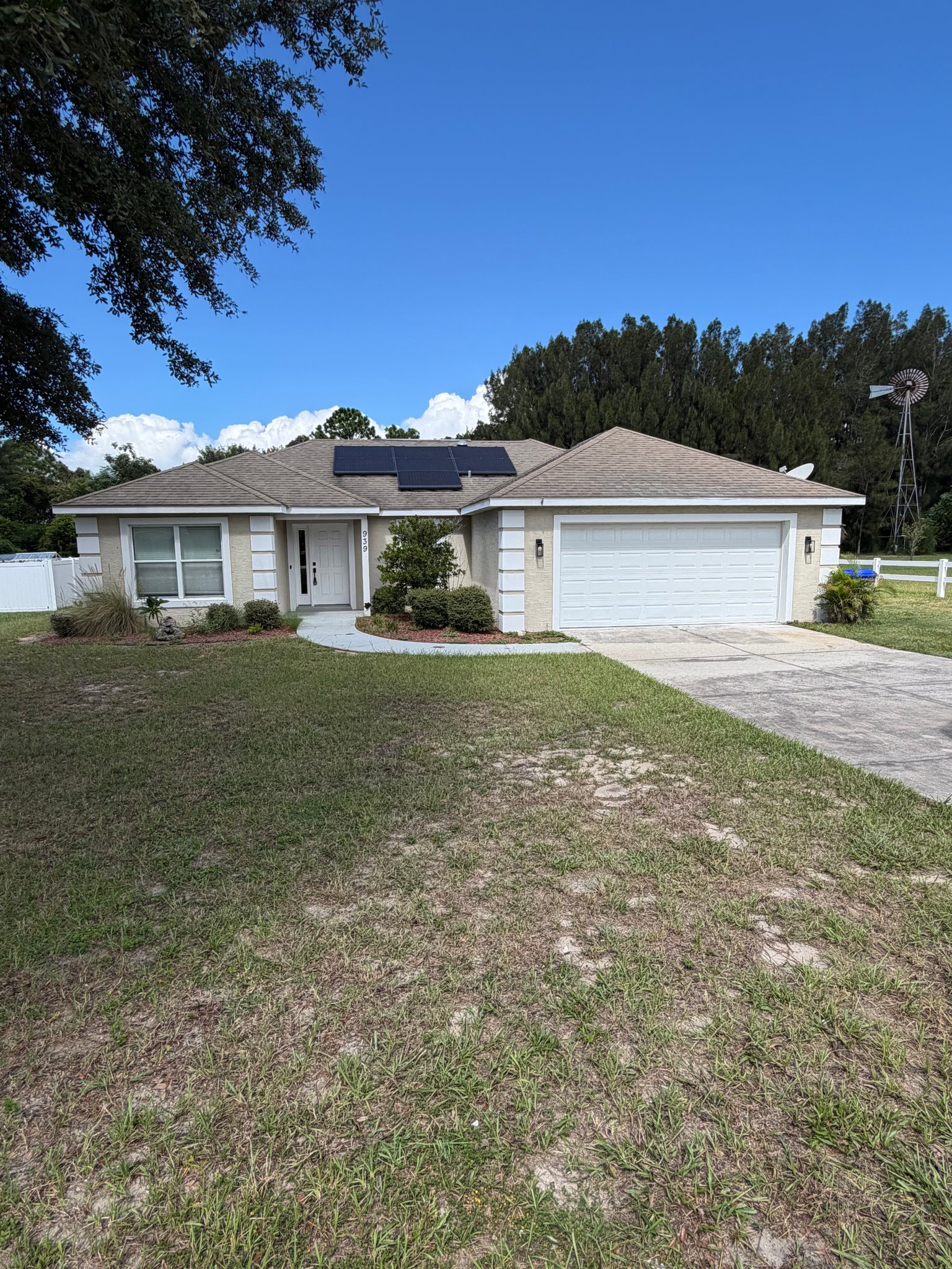 Tavares House: 939 Dora Ave