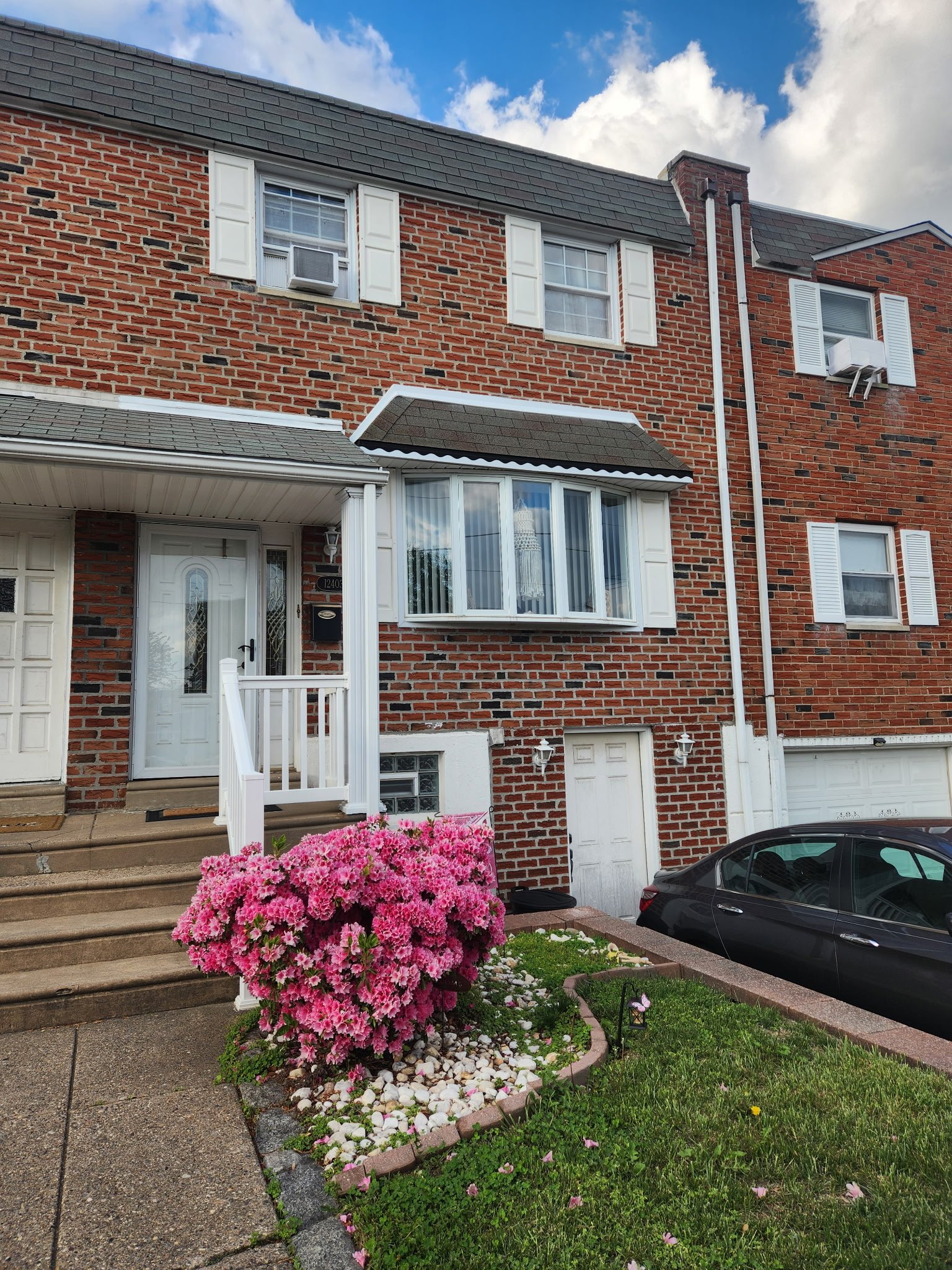 Philadelphia House: 12403 Sweet Briar Rd
