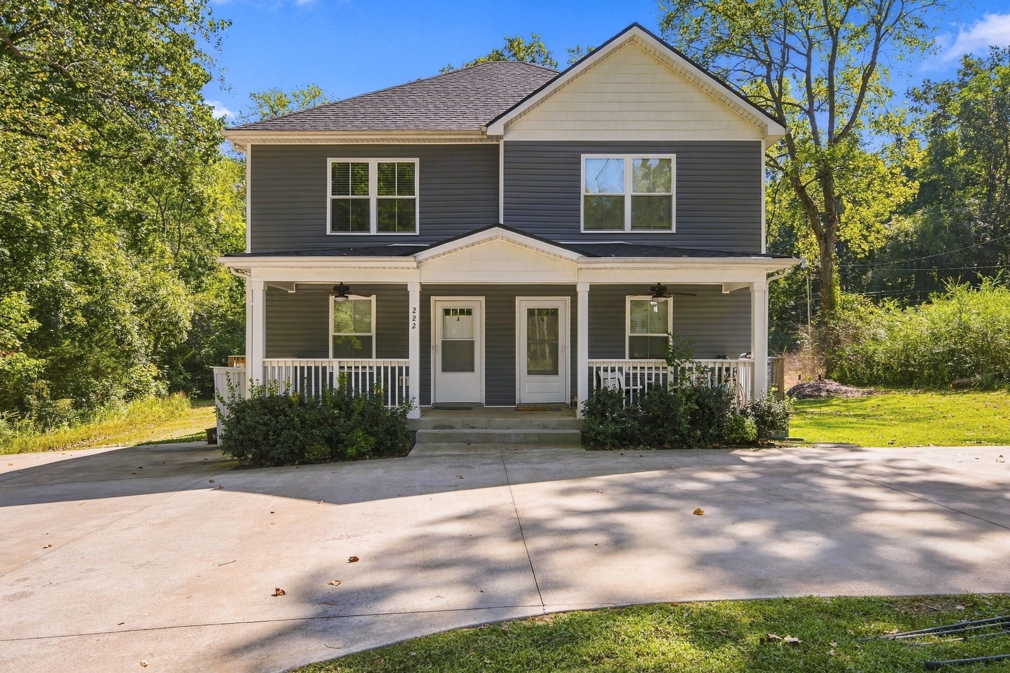 Clarksville Townhome: 222 Cave Street