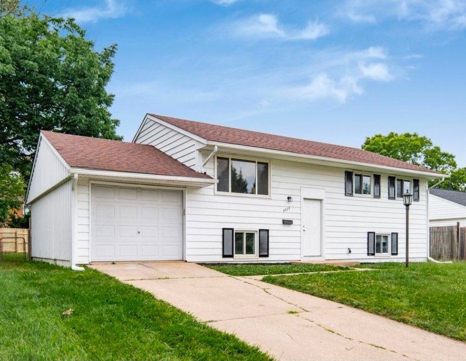 Columbus House: 4634 Henley Ave