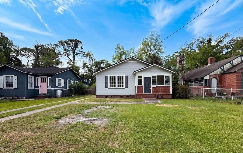 Jacksonville House: 4044 Green St
