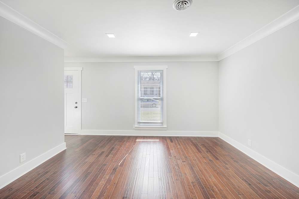 Melbourne House: 4691 Portage Trl