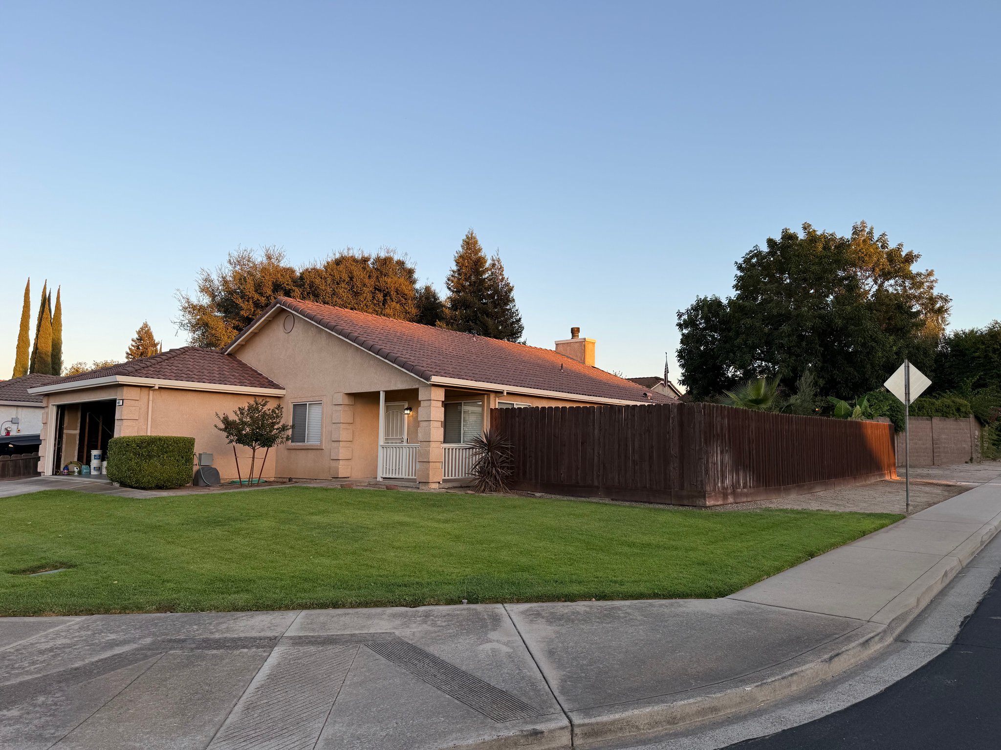 Oakdale House: 491 Shalako Dr