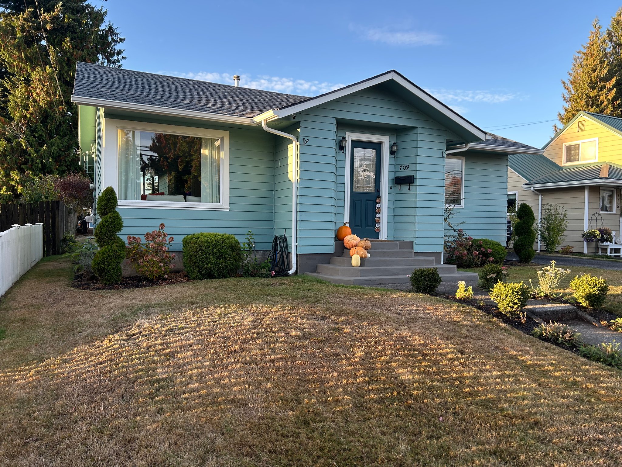Lynden House: 709 E Grover St