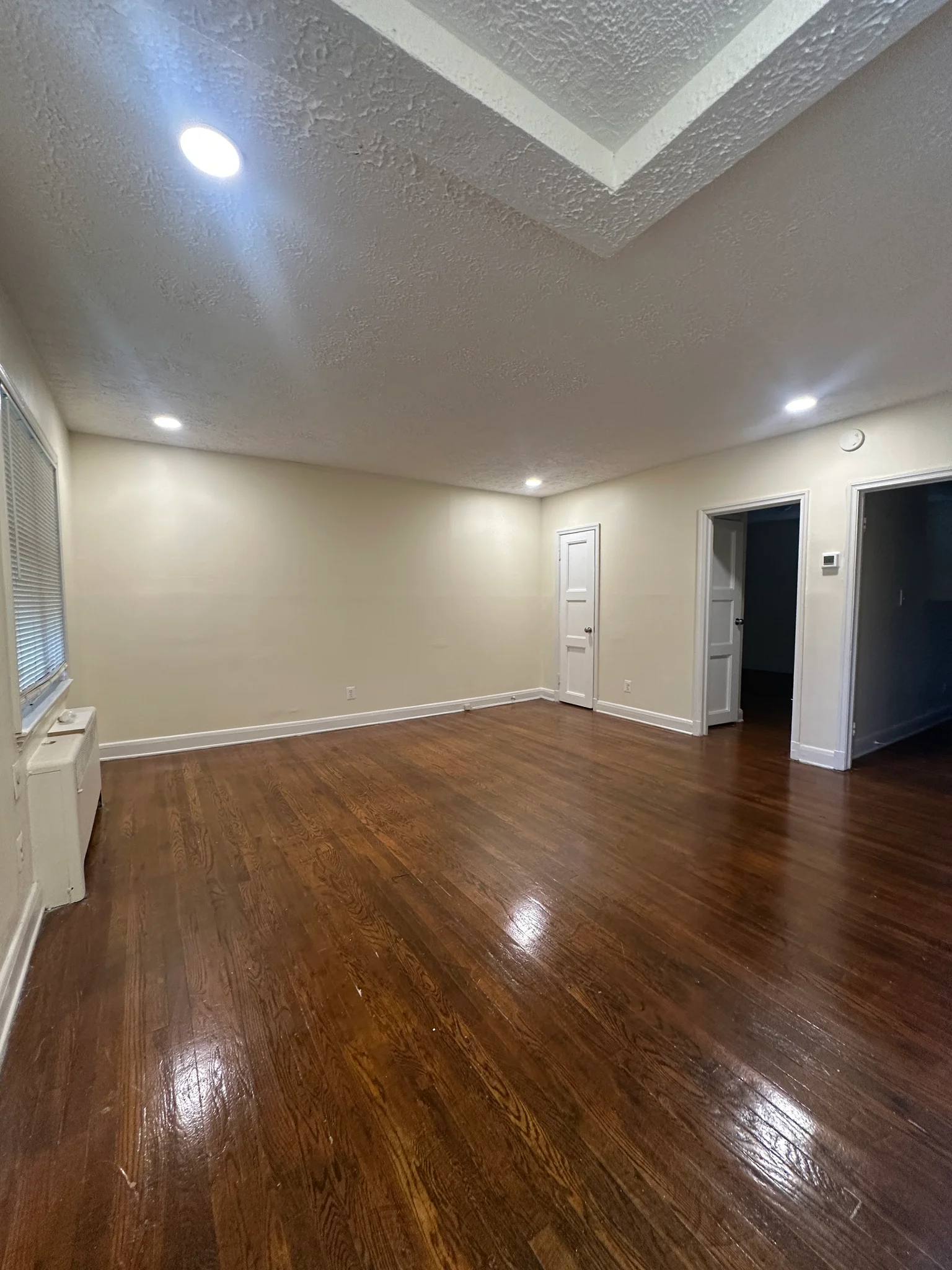 4 Bedroom Townhome – 3112 E Federal st , Baltimore, MD