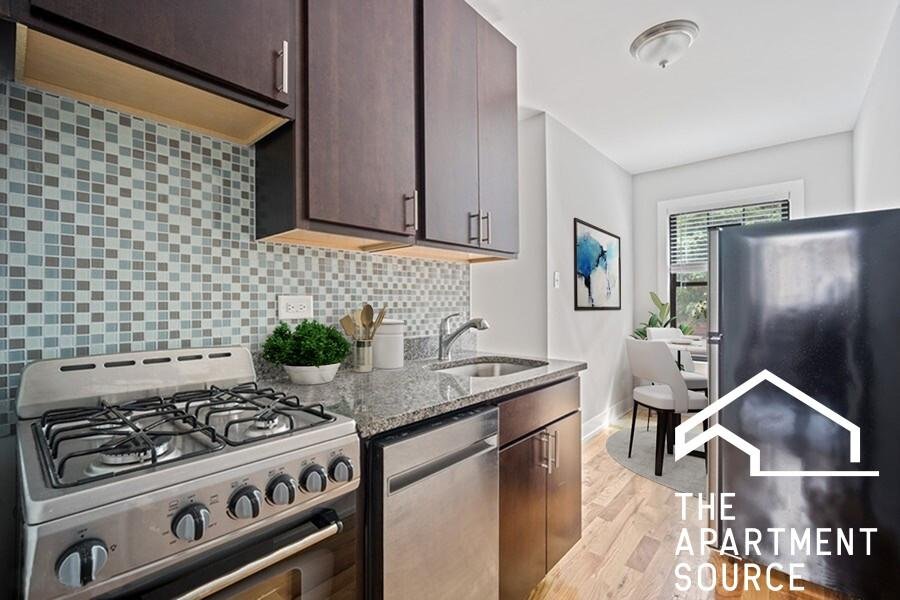 Chicago Apartment: 2906 North Mildred Avenue