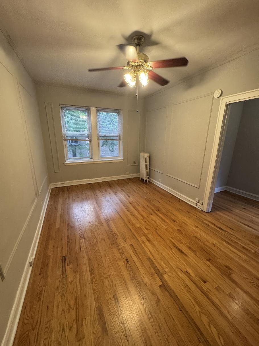 Chicago Apartment: 2827 North Burling Street