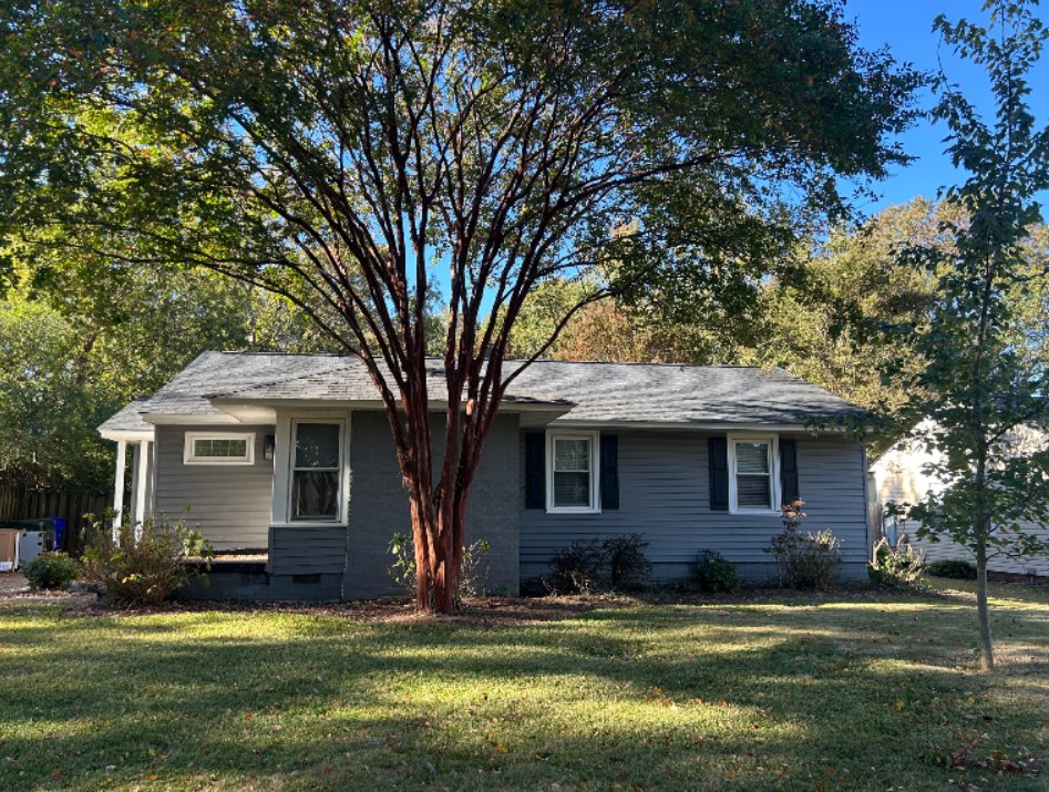 Greenville House: 14 Plymouth Ave