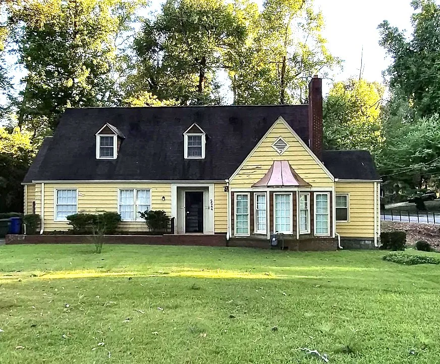 1 Bedroom Room – 2244 Belvedere Ave, Atlanta, GA