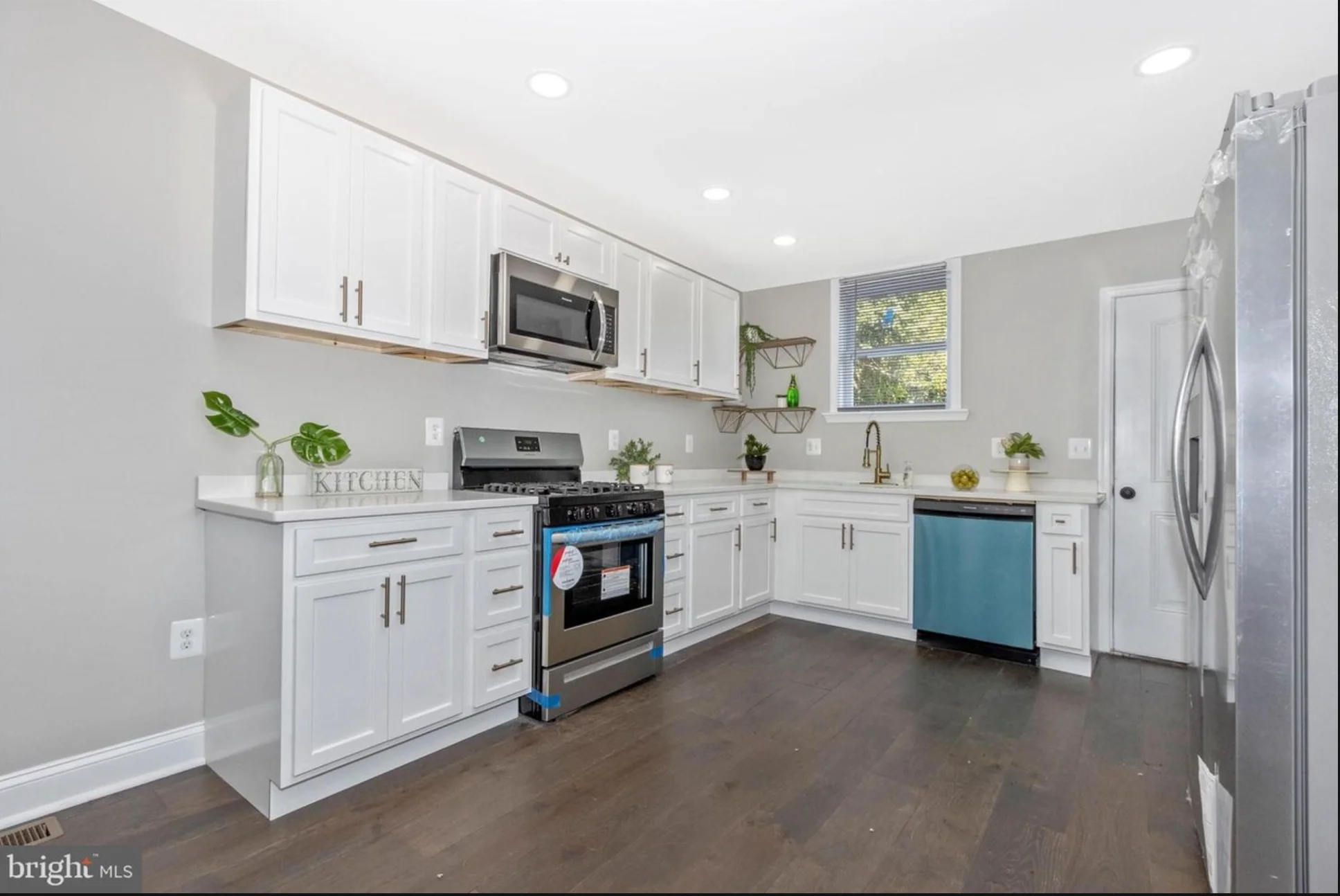 4 Bedroom Townhome – 321 N Stricker St, Baltimore, MD