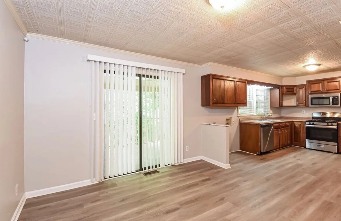 4 Bedroom House – 4630 Cresant Ln, Douglasville, GA