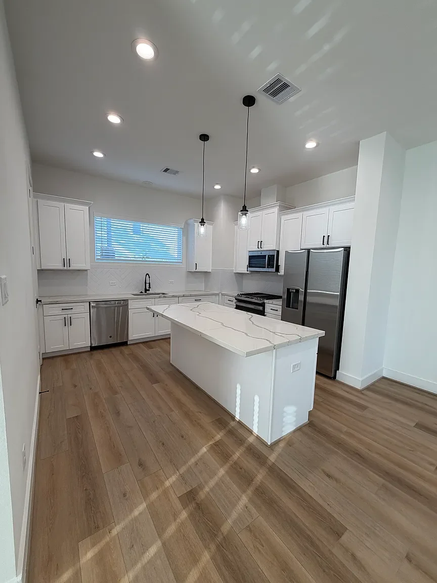 3 Bedroom Townhome – 3038 Live Oak St, Houston, TX