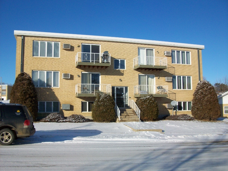 Mandan Condo: 1700 4th Ave NW