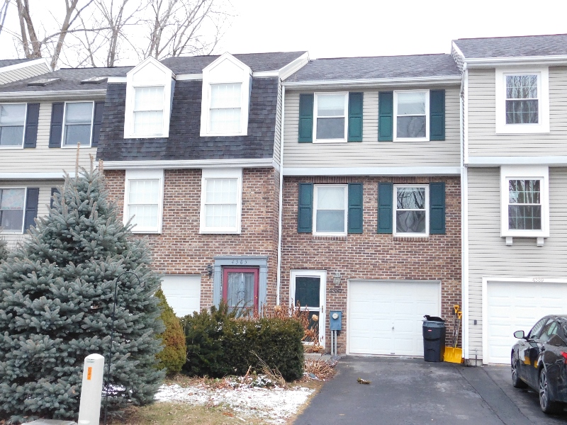 LIVERPOOL Townhome: 4387 Heritage Drive