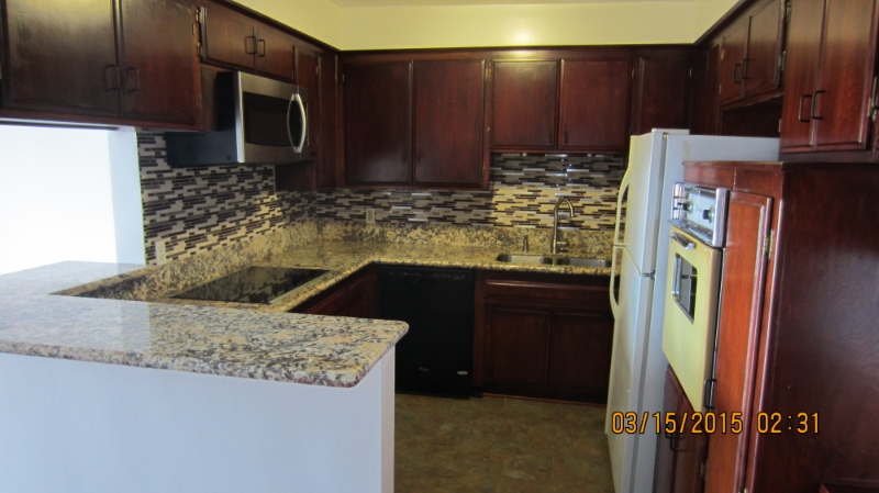 Los Angeles Apartment: 10961 Palms Blvd
