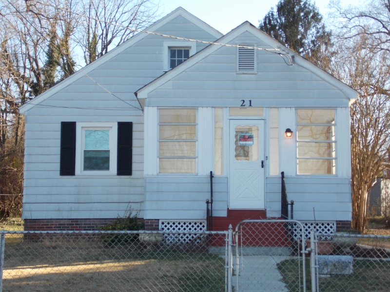 Washington House: 21 Randle Cir SE