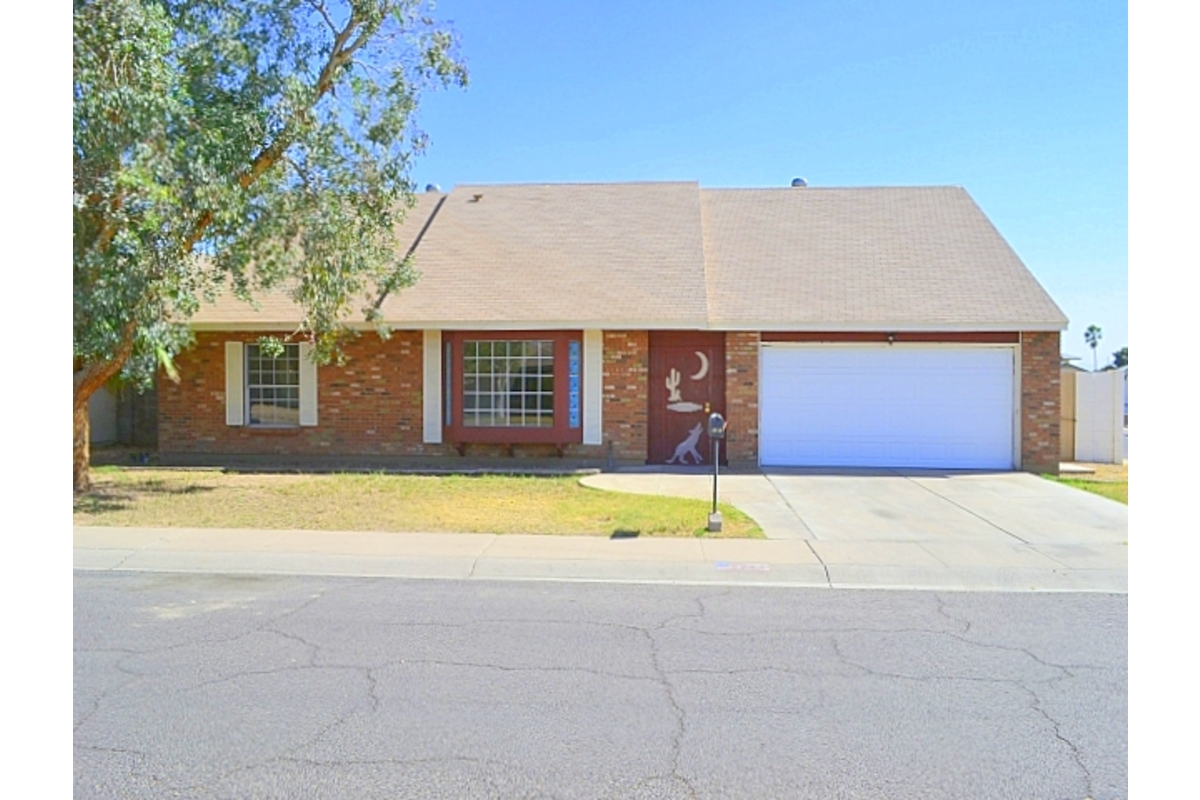 GLENDALE House: 6941 W VERMONT AVENUE