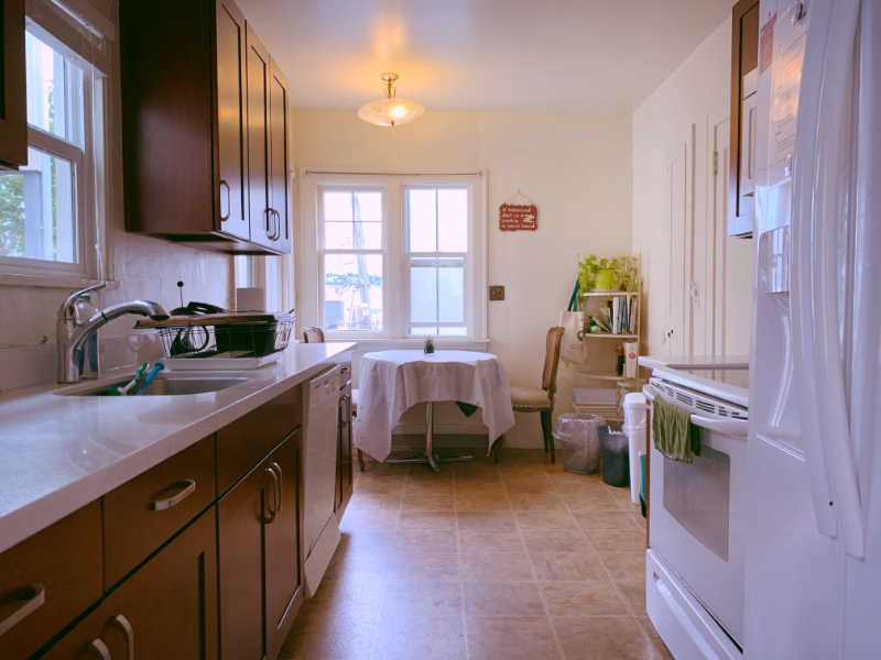 Seattle House: 2401 Boylston Ave E