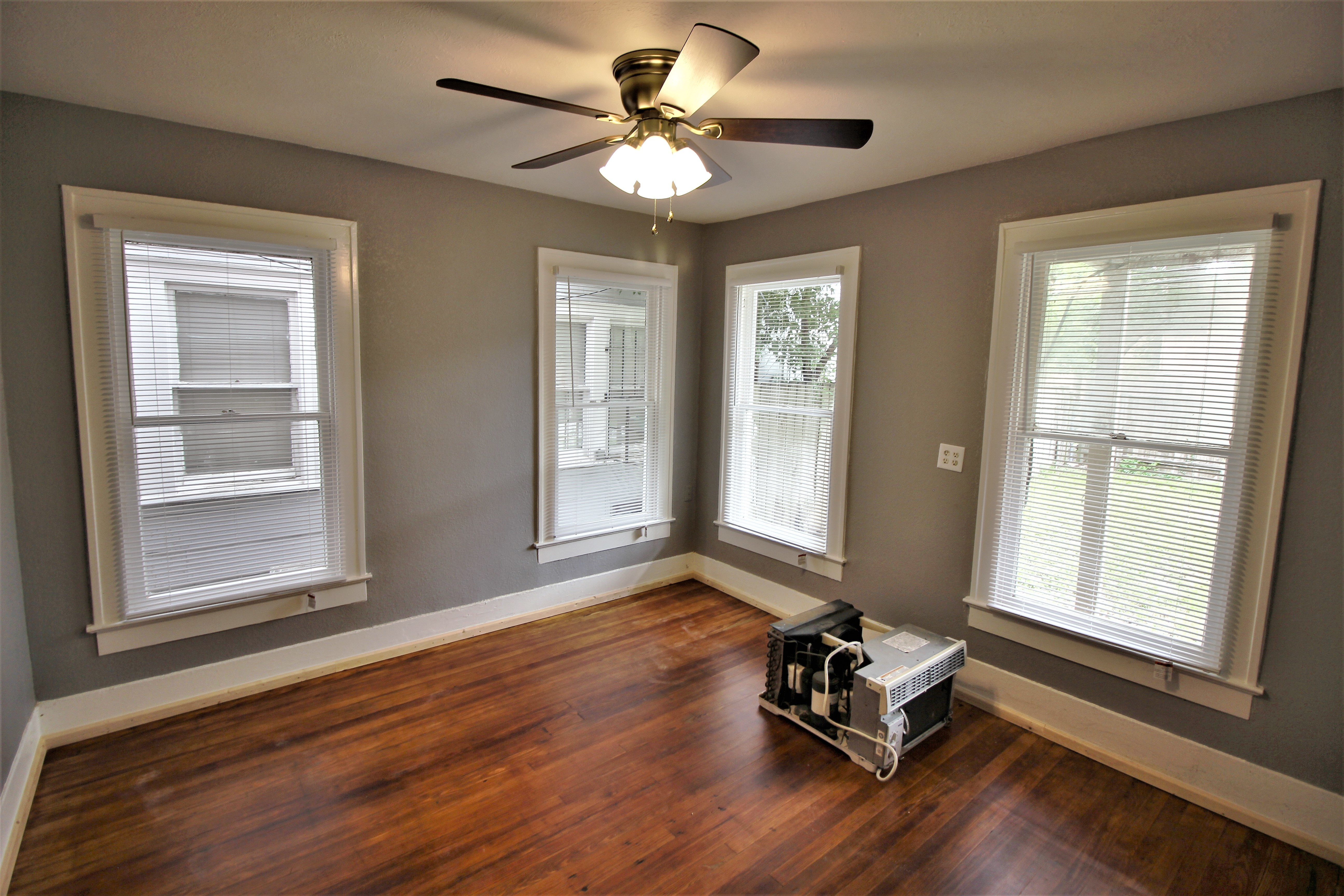 Houston Multiplex: 4405 Woodside