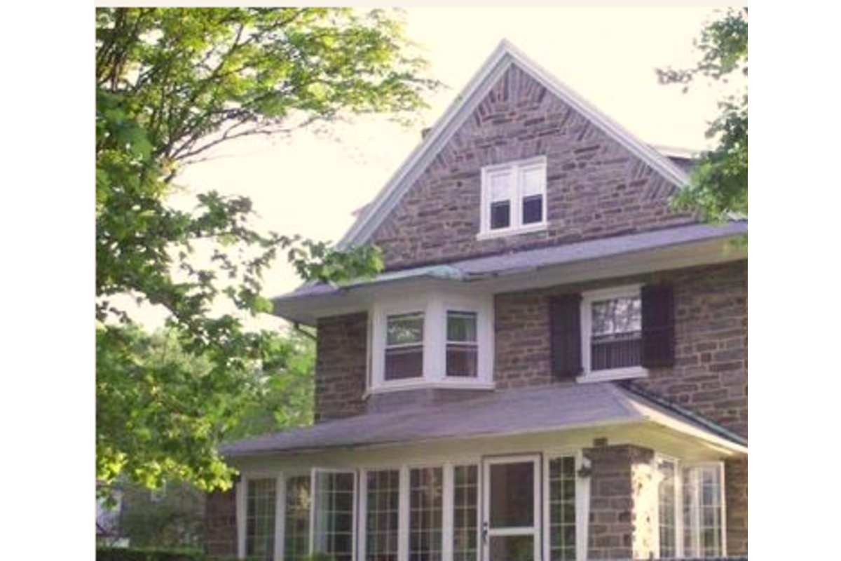 Philadelphia House: 2216 Georges Ln