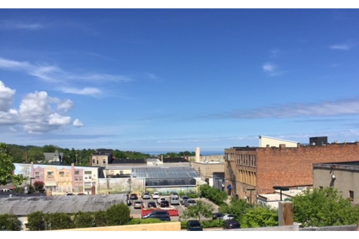 Petoskey Apartment: 418 Waukazoo Avenue