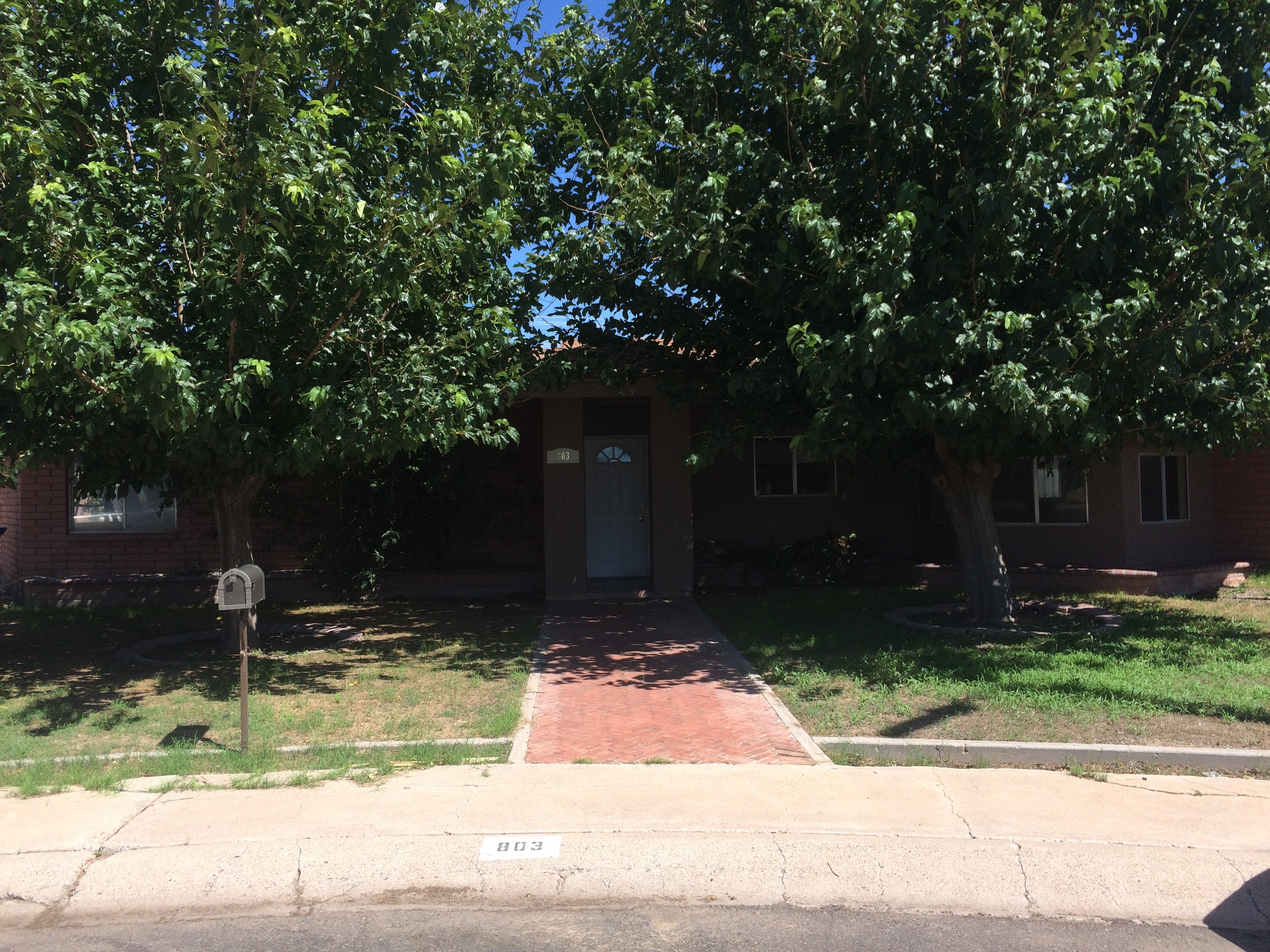 Safford House: 803 W Navajo Ln