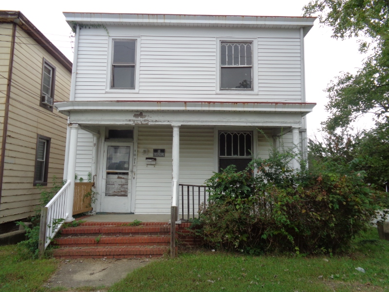 Petersburg House: 1021 Melville Street
