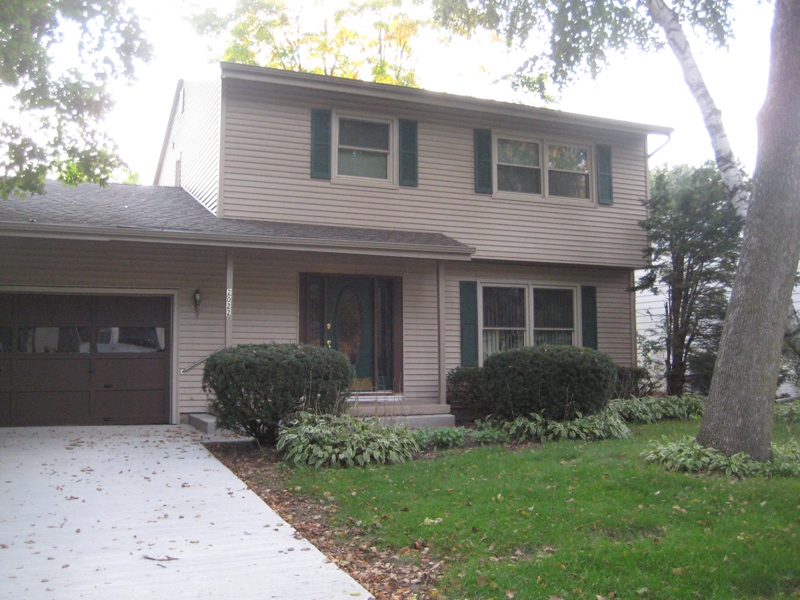 Madison House: Prairie Rd