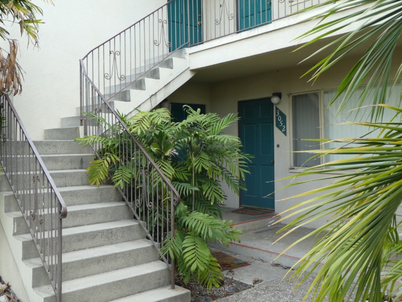 Ventura Apartment: 3050 Luna Dr