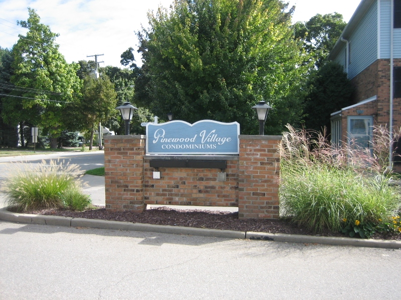 Plymouth Condo: 212 Pinewood Ct