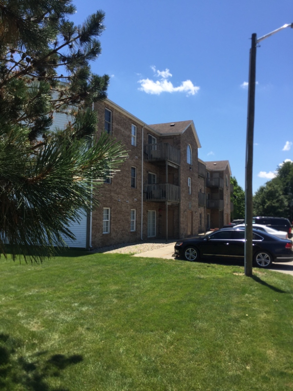 Lafayette Apartment: 401 Brunswick Drive