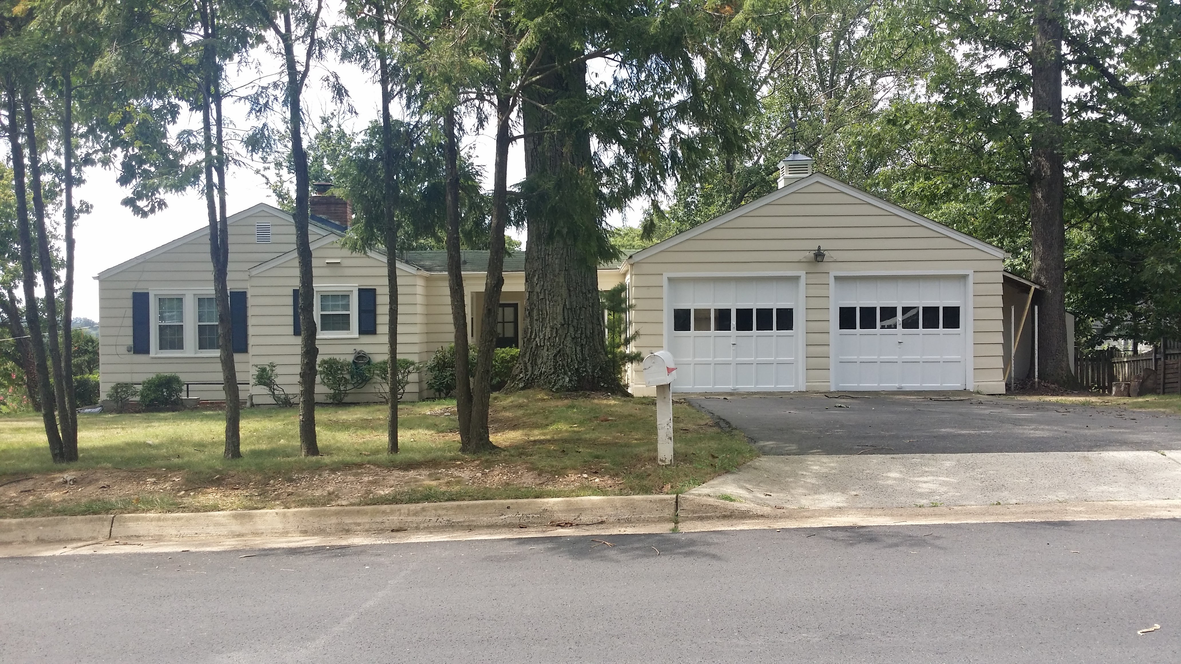 Falls Church House: 6900 Mount Daniel Dr.