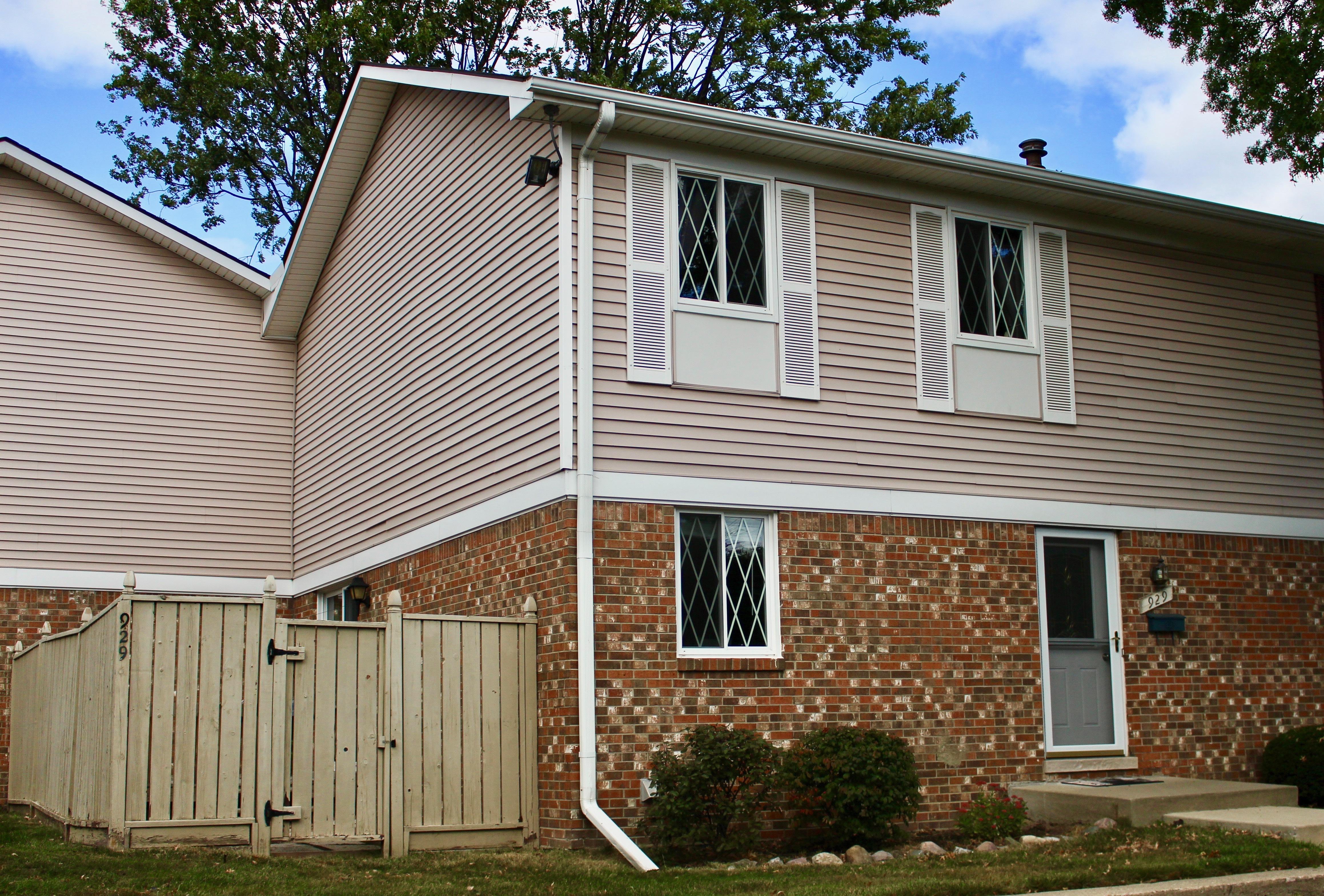 Troy Condo: 929 Kirts Blvd.