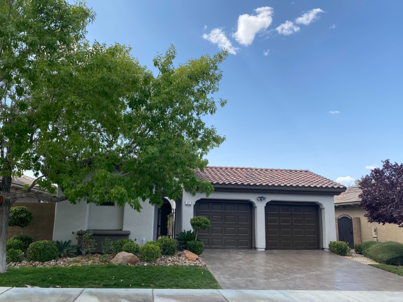 Henderson House: 43 Braelinn Dr