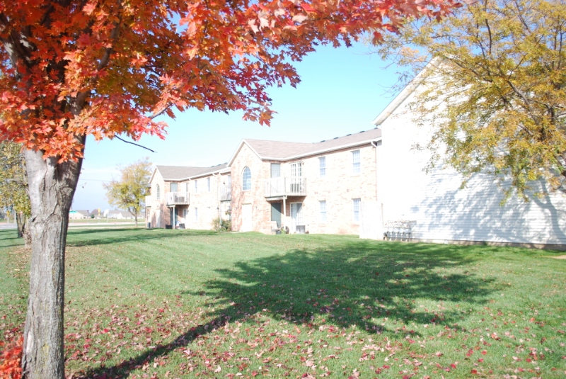 Lafayette Apartment: 120 Twyckenham Blvd