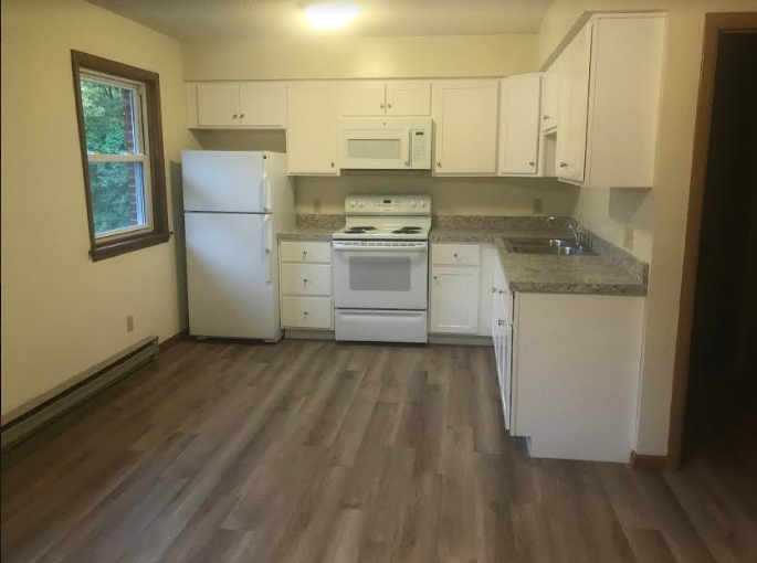 Schenectady Apartment: 916 Kings Road #104