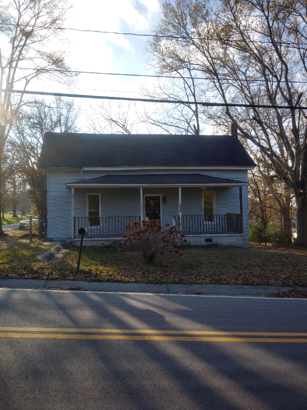 Douglasville House: 8323 Malone St