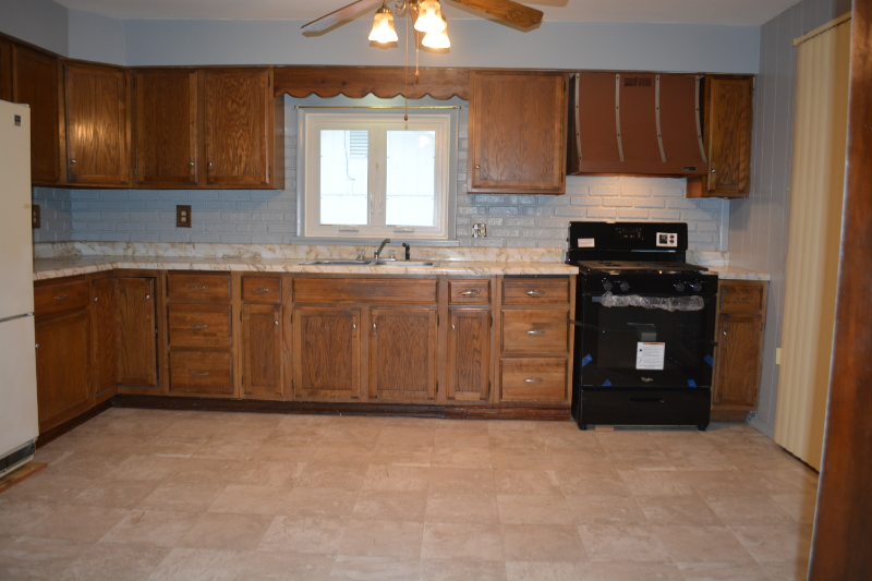 Frankfort Apartment: 127 Sheldon Ave