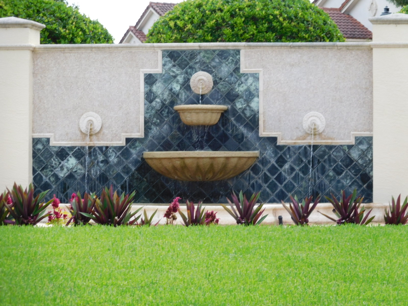 Stuart Condo: 467 SE Kitching Cir