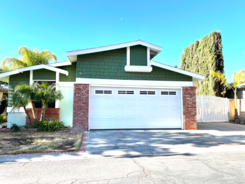Castaic House: 32033 Quartz Ln