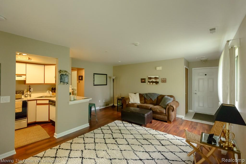 Canton Condo: 42551 Lilley Pointe Dr