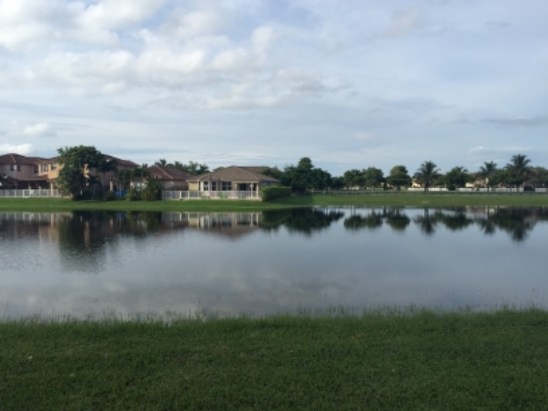 Miami Condo: 10901 NW 83rd St