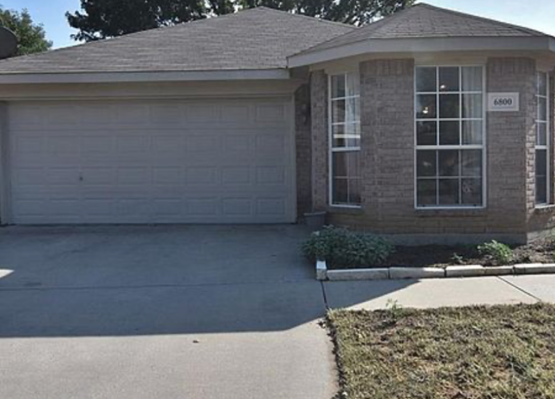 Fort Worth House: 6800 Beaty St