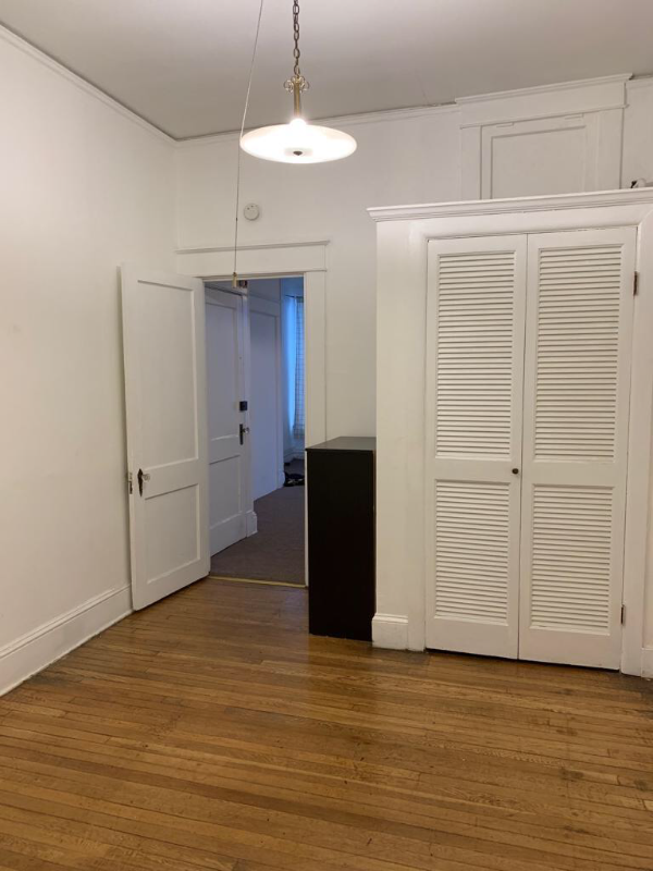 Albany Apartment: 204 Washington Ave