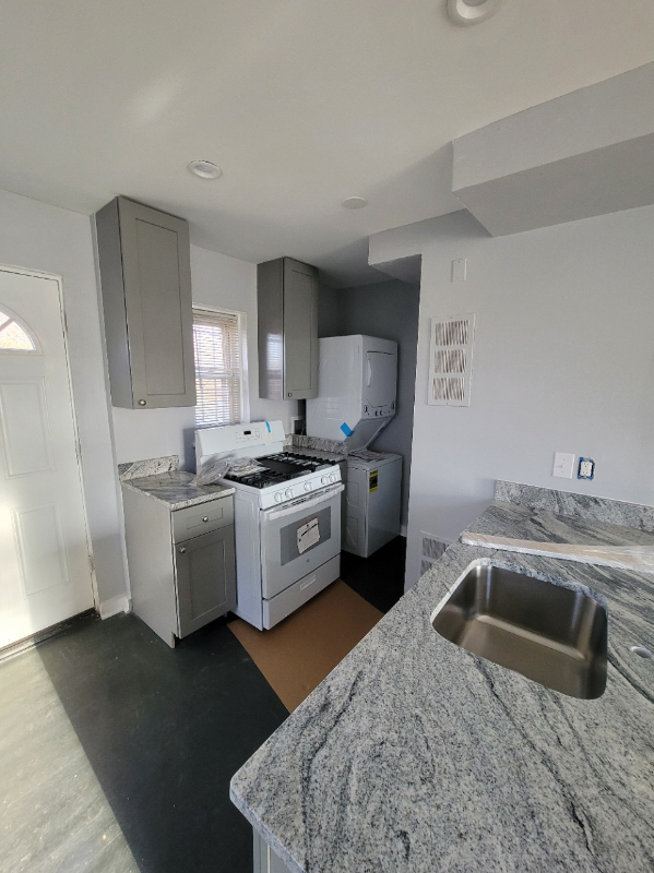 Capitol Heights House: 619 71st Ave