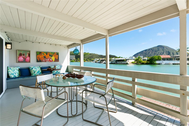 Honolulu House: 437 Opihikao Pl