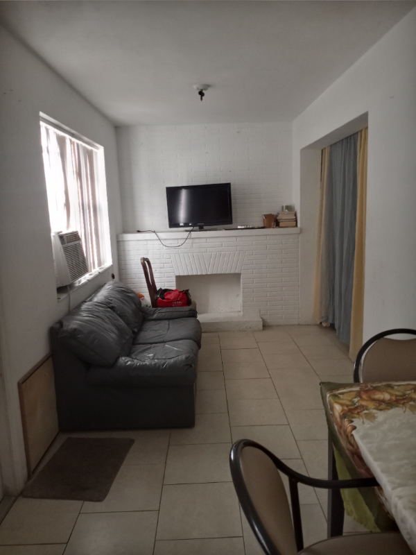Hollywood Apartment: 4111 Stirling Rd